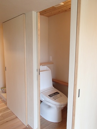 ２８　N様邸木のマンションリノベーショントイレ設置